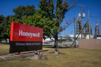 Honeywell Specialty Materials in Baton Rouge, Louisiana. Credit: Kathleen Flynn for the Washington Post