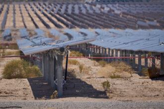 Heat radiates off of the panels of one of the solar farms in Desert Center, California, on Monday, May 8, 2023. Credit: Alex Gould